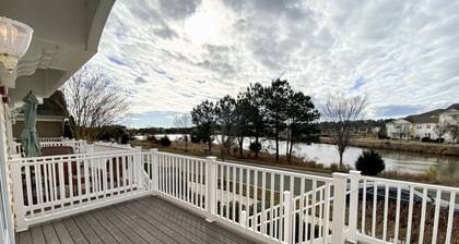 Waterfront Haven - 4mi to Ocean City, MD Boardwalk - 4bdr/3.5ba; Sleeps 9