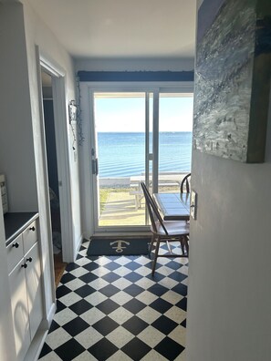 Dining - Beach front Cottage, close to downtown - Private Beach and Great Water views (Wellfleet)