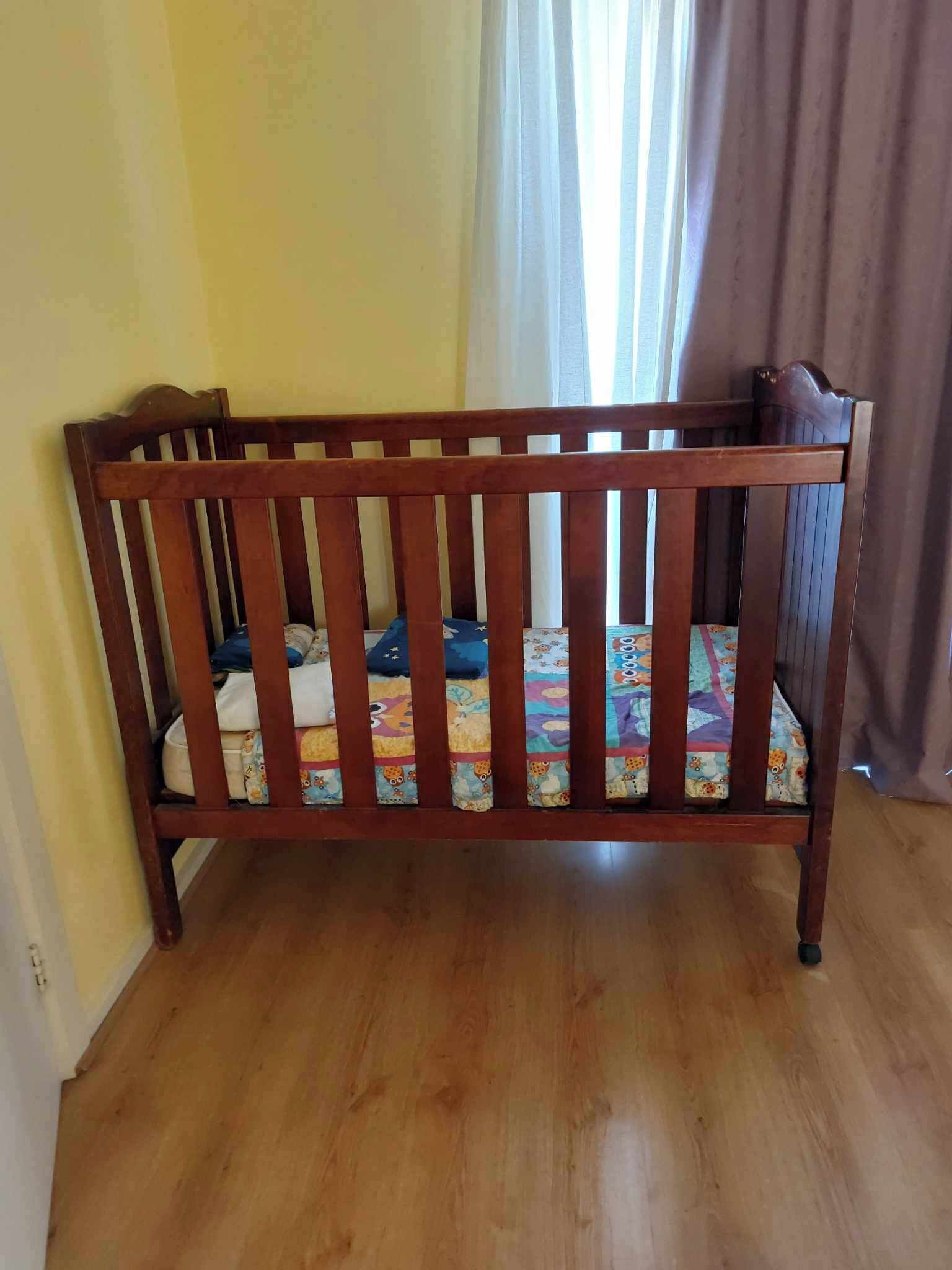 3 bedrooms, iron/ironing board, travel cot, free WiFi