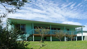 Exterior - * * * Aquamarine * * *
Right next to the beach (Baudin Beach)