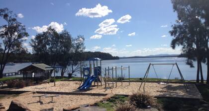 Bream Cottage With Wallis Lake Water Views