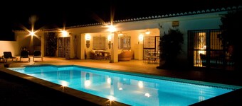 Luxury Villa with fantastic views larg heated pool total privacy