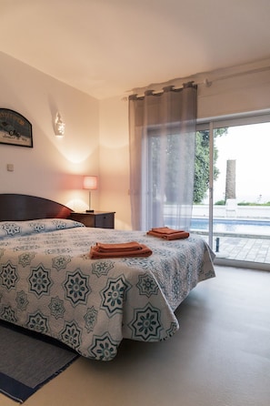 3 chambres, fer et planche Ă repasser, Wi-Fi, draps fournis