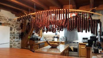 Se sirven cenas y cocina francesa