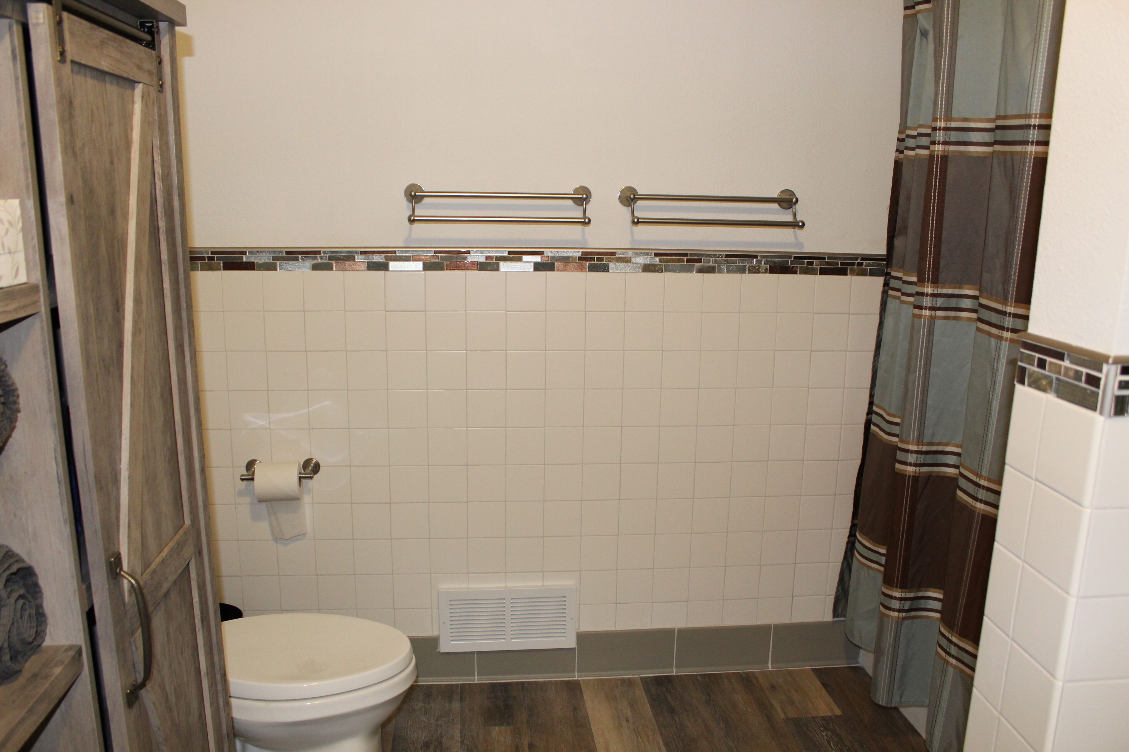 Scenic, quiet, rural get-away with free firewood 