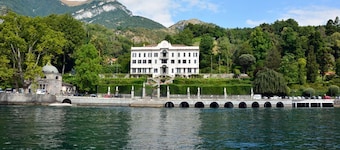 private pool, garden of 2000m2, not far from beaches and the city center