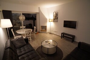 Smart-TV, Bücher, Stereoanlage