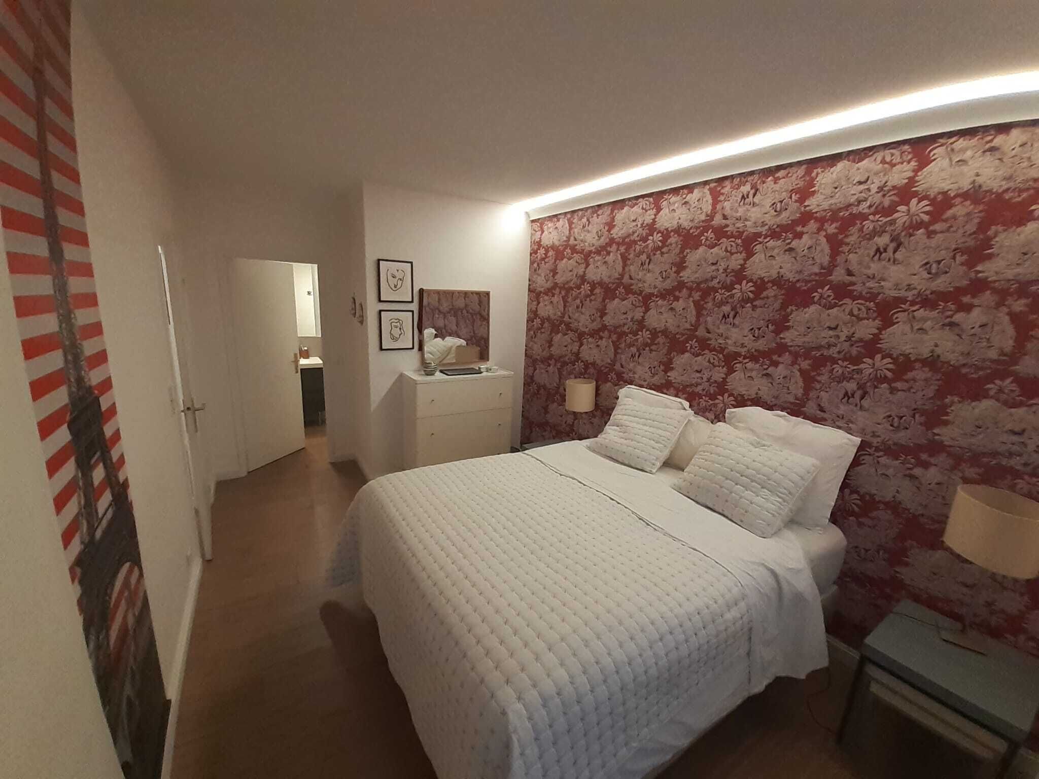 1 chambre, fer et planche à repasser, Wi-Fi gratuit, draps fournis