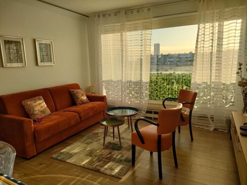 Paris 15 Tour Eiffel: Champs de Mars - Tour Eiffel