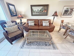 Een televisie en een dvd-speler