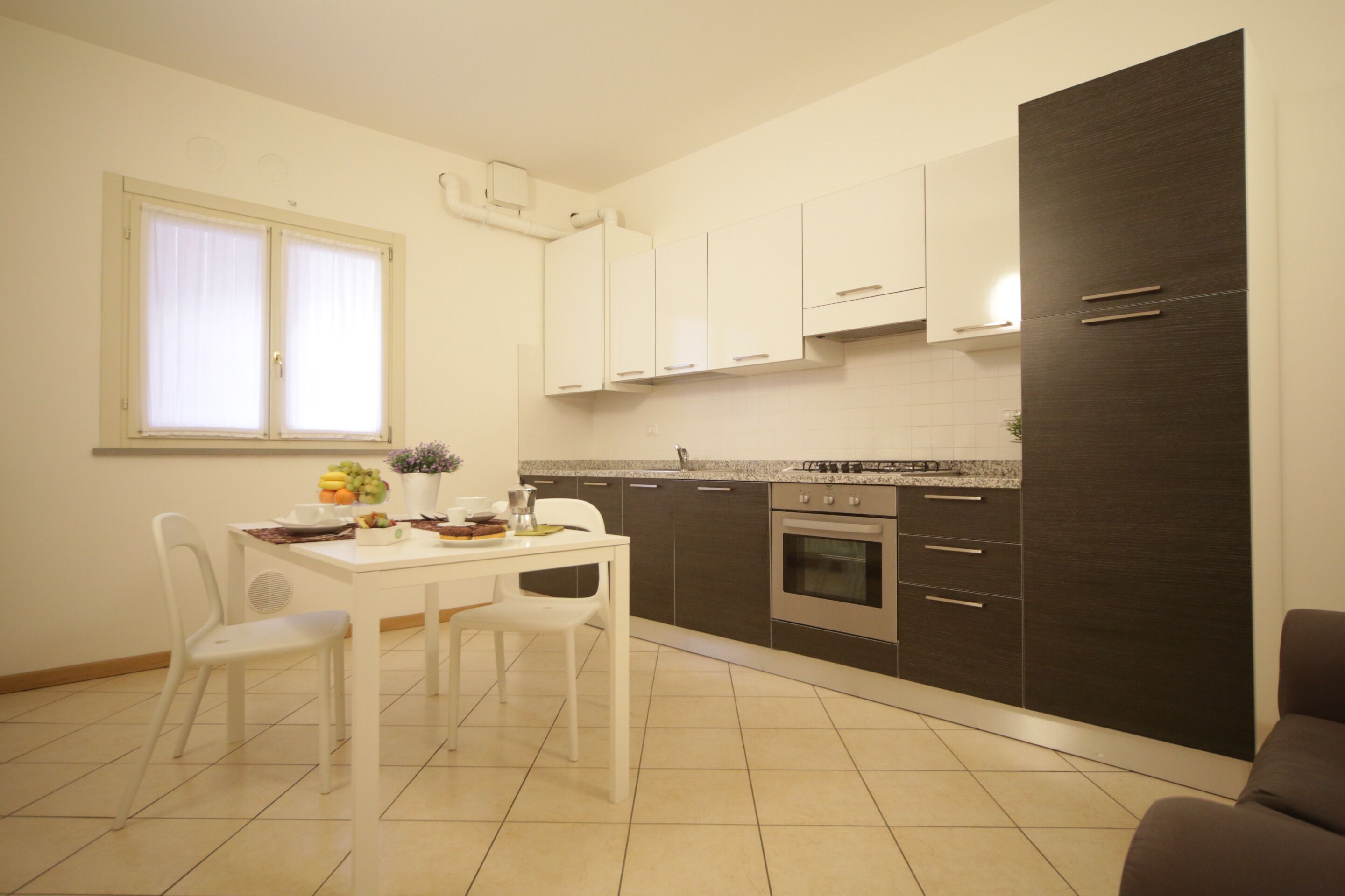 TWO-ROOM APARTMENT IN THE CITY WITH FREE PARKING