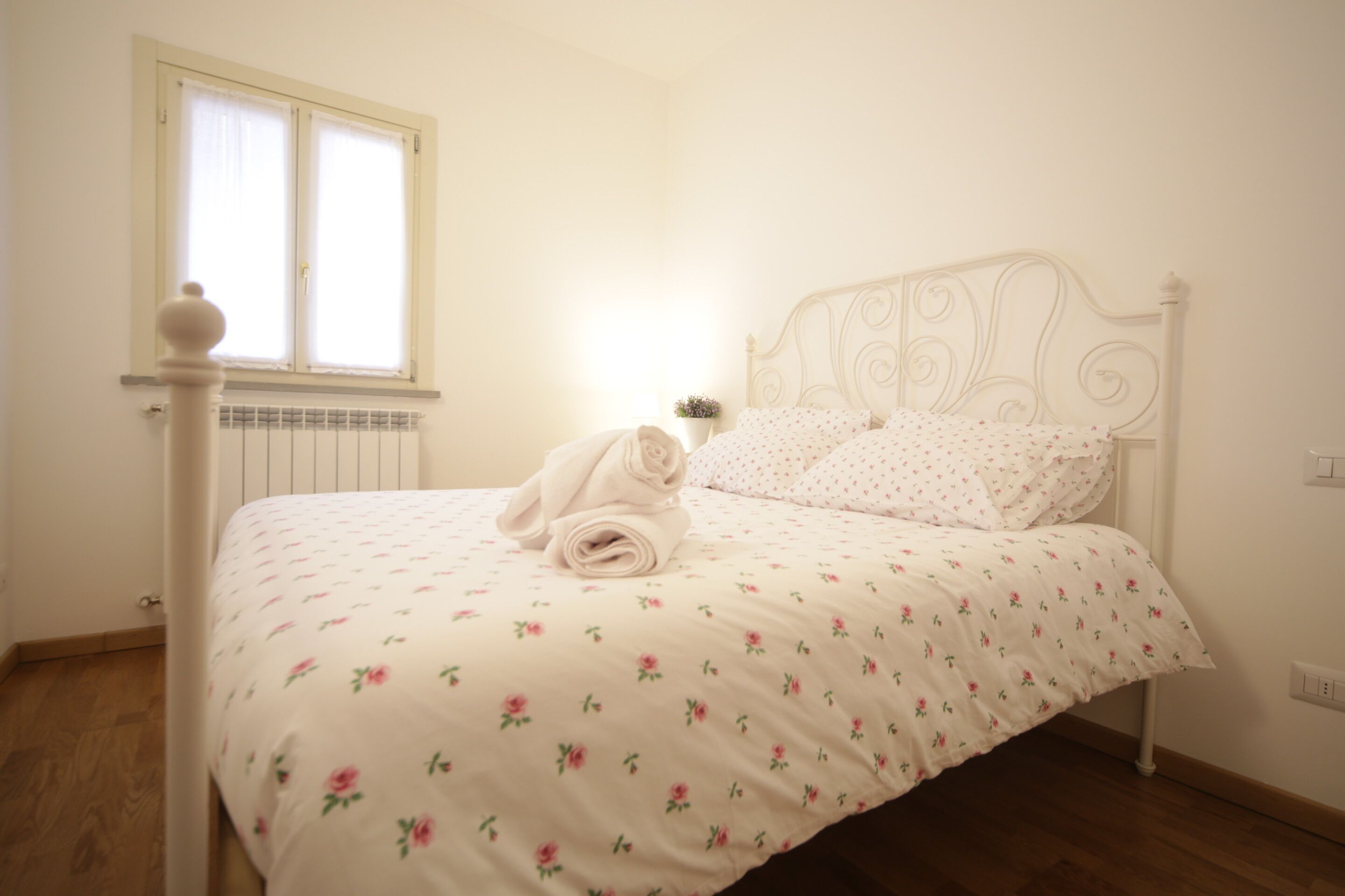 TWO-ROOM APARTMENT IN THE CITY WITH FREE PARKING