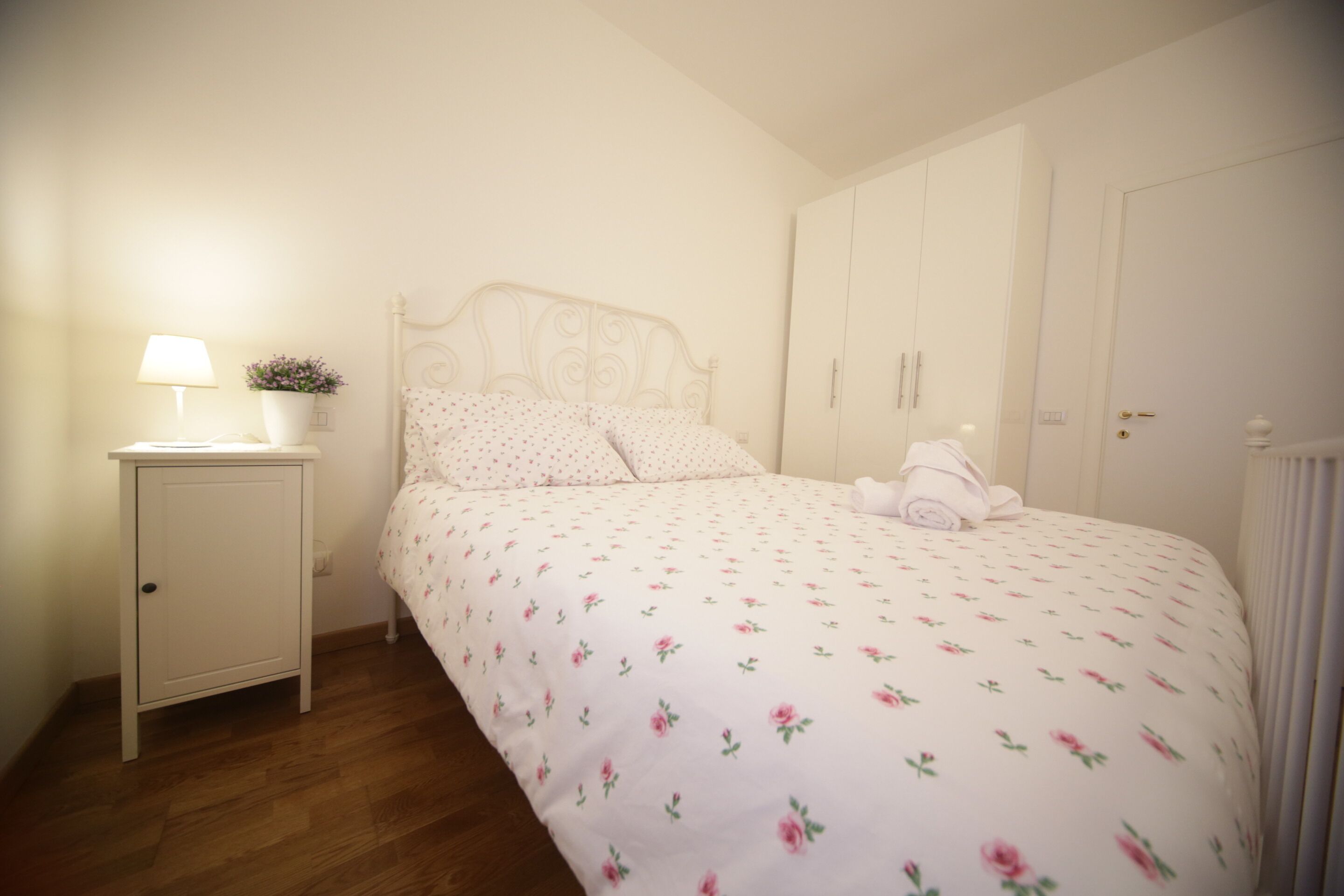 TWO-ROOM APARTMENT IN THE CITY WITH FREE PARKING