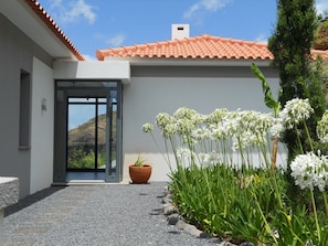 Exterior detail - Quinta Falcoes, luxury villa, sleeps 8, stunning sea views, heated pool (Faja Da Ovelha)