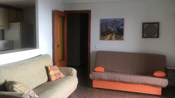 Télévision, baby-foot, table de tennis de table