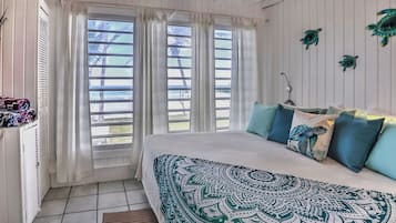 3 habitaciones, tabla de planchar con plancha y cuna de viaje