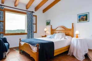 3 bedrooms, iron/ironing board, travel crib, free WiFi