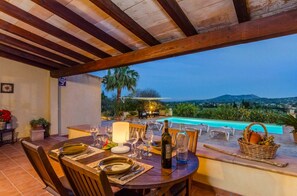 Outdoor dining - COUNTRY HOUSE (Selva)