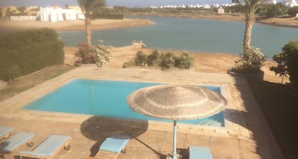 Nubian Stil Villa mit Schwimmbad zwischen Lagoons