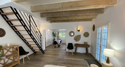 TrÚs agréable villa privée avec piscine chauffée dans le Luberon