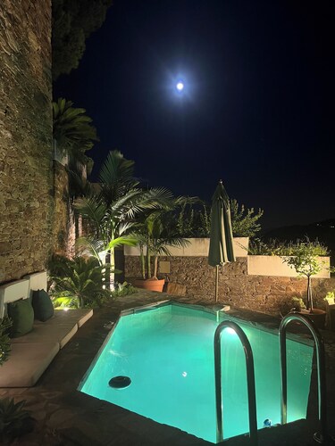 GAOU BENAT PRIVATE ESTATE, BEAUTIFUL HOUSE FACING THE SEA, POOL, ABSOLUTE CALM.