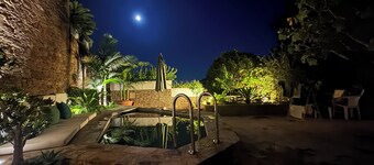 GAOU BENAT PRIVATE ESTATE, BEAUTIFUL HOUSE FACING THE SEA, SWIMMING POOL, ABSOLUTE PEACE AND QUIET.