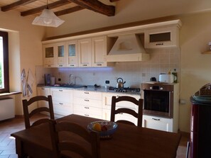 Geladeira, fogão, cooktop, lava-louças