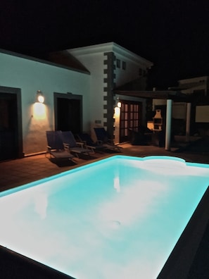 A heated pool - LUXURY VILLA IN PLAYA BLANCA, CLIMATIC POOL NEAR PLAYA FLAMINGO (Yaiza)