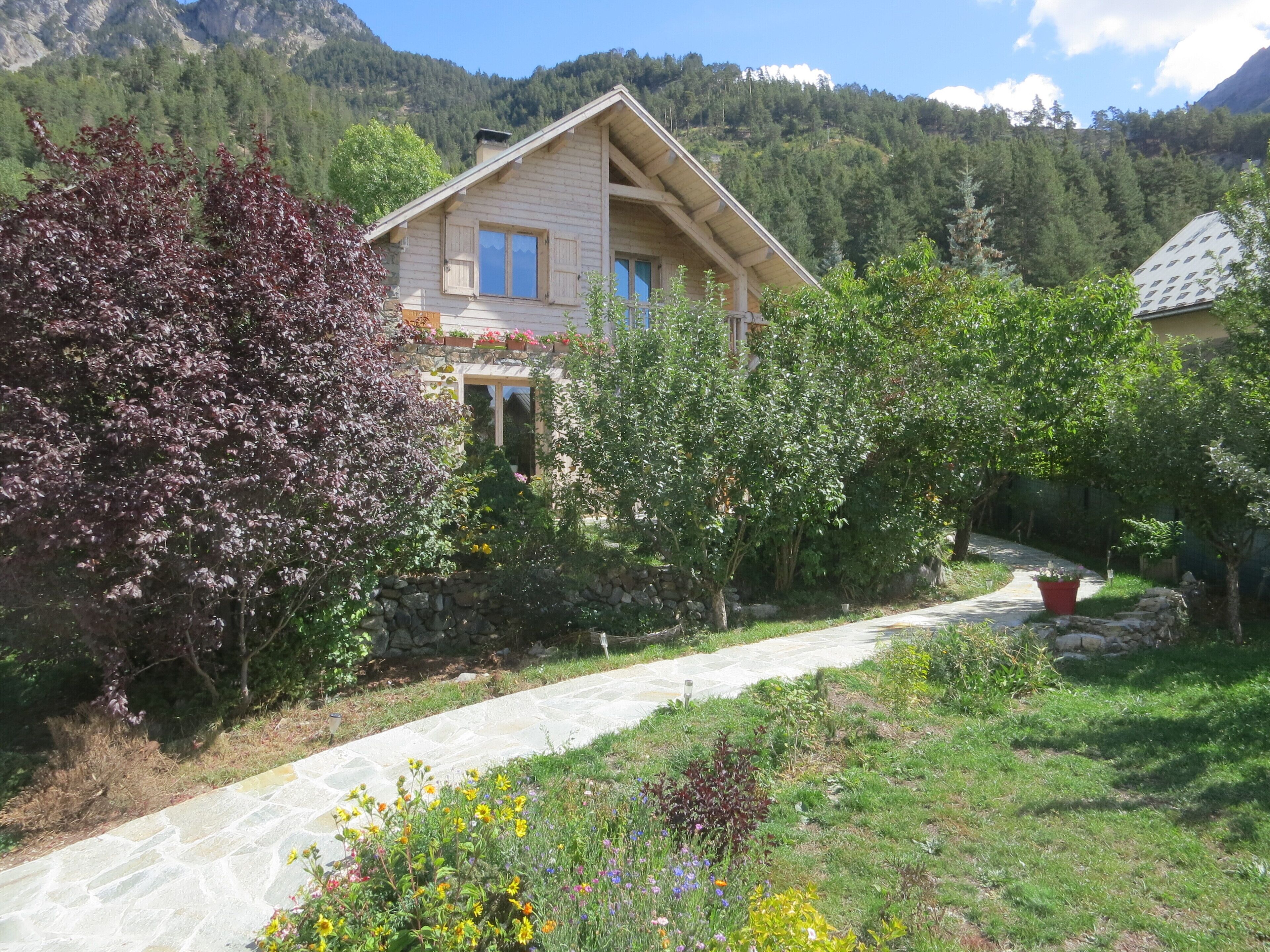Les Alberts (La Clarée valley) Montgenèvre 1400 (3 stars)