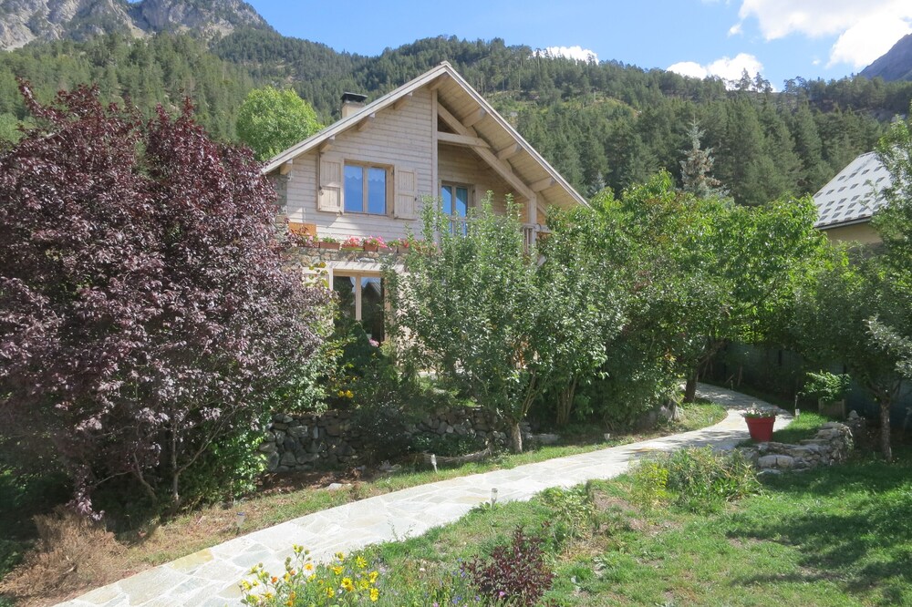Les Alberts (La Clarée valley) Montgenèvre 1400 (3 stars)