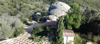 Mini villa air-conditioned studio 21 m2 for 1 couple, swimming pool, beautiful view.