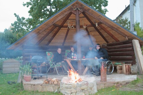 handicapped accessible, family friendly, children welcome, pets are allowed