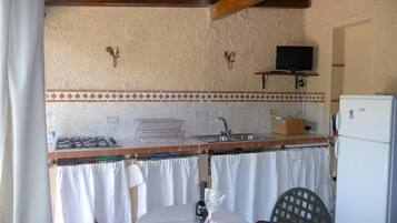 Refrigerador, microondas, parrilla de estufa y lavavajillas