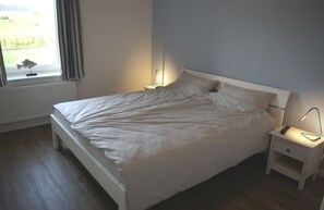 2 bedrooms, iron/ironing board, travel crib, free WiFi