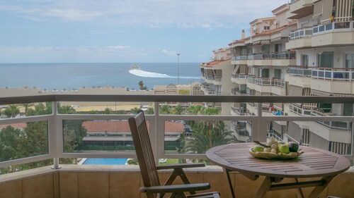 Magnificent apartment in Los Cristianos. Sea views and large terrace.