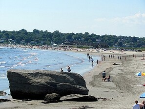 Beach nearby, sun-loungers, beach towels