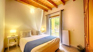 2 bedrooms, desk, iron/ironing board, free WiFi