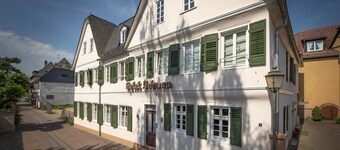Ferien im Rheingau Denkmal in Strandnähe - Hotel Schwan  (mit Ladestation)