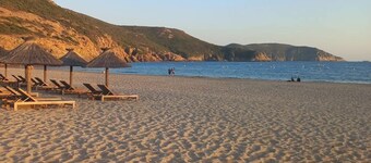 美しい海の景色を望むヴィラ、3/4ベッドルーム、ビーチから徒歩6分。