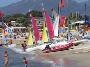 In Strandnähe, Liegestühle