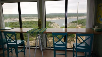 WATERFRONT!! Enjoy A Private Waterfront House On Lake Amistad/Devils River