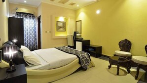 Deluxe Double Room, 1 Double Bed, Accessible, City View | Desk, blackout drapes, rollaway beds (surcharge), WiFi (free) - Galaxy Heights (Bahawalpur)