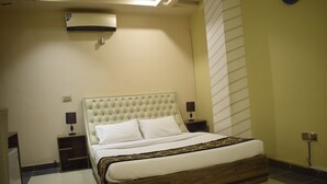 Deluxe Double Room, 1 Double Bed, Accessible, City View | Desk, blackout drapes, rollaway beds (surcharge), WiFi (free) - Galaxy Heights (Bahawalpur)