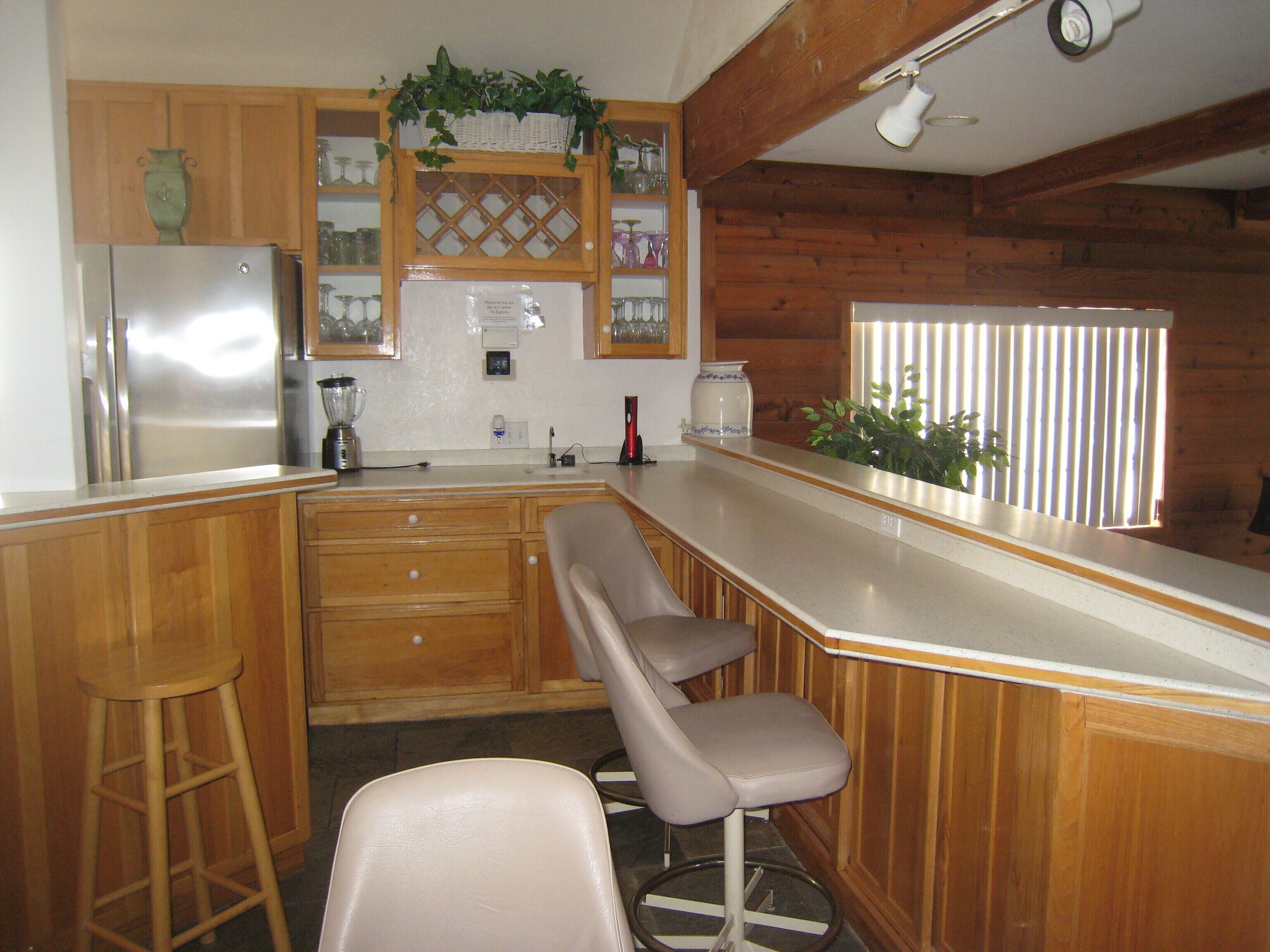 Cape Cod on the Colorado River- Waterfront House in Moovalya Keys