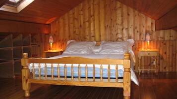 2 habitaciones, tabla de planchar con plancha y cuna de viaje