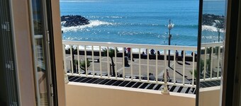 120 m² apartment with view and direct access to the sea