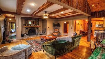 Smart TV, fireplace, DVD player, books