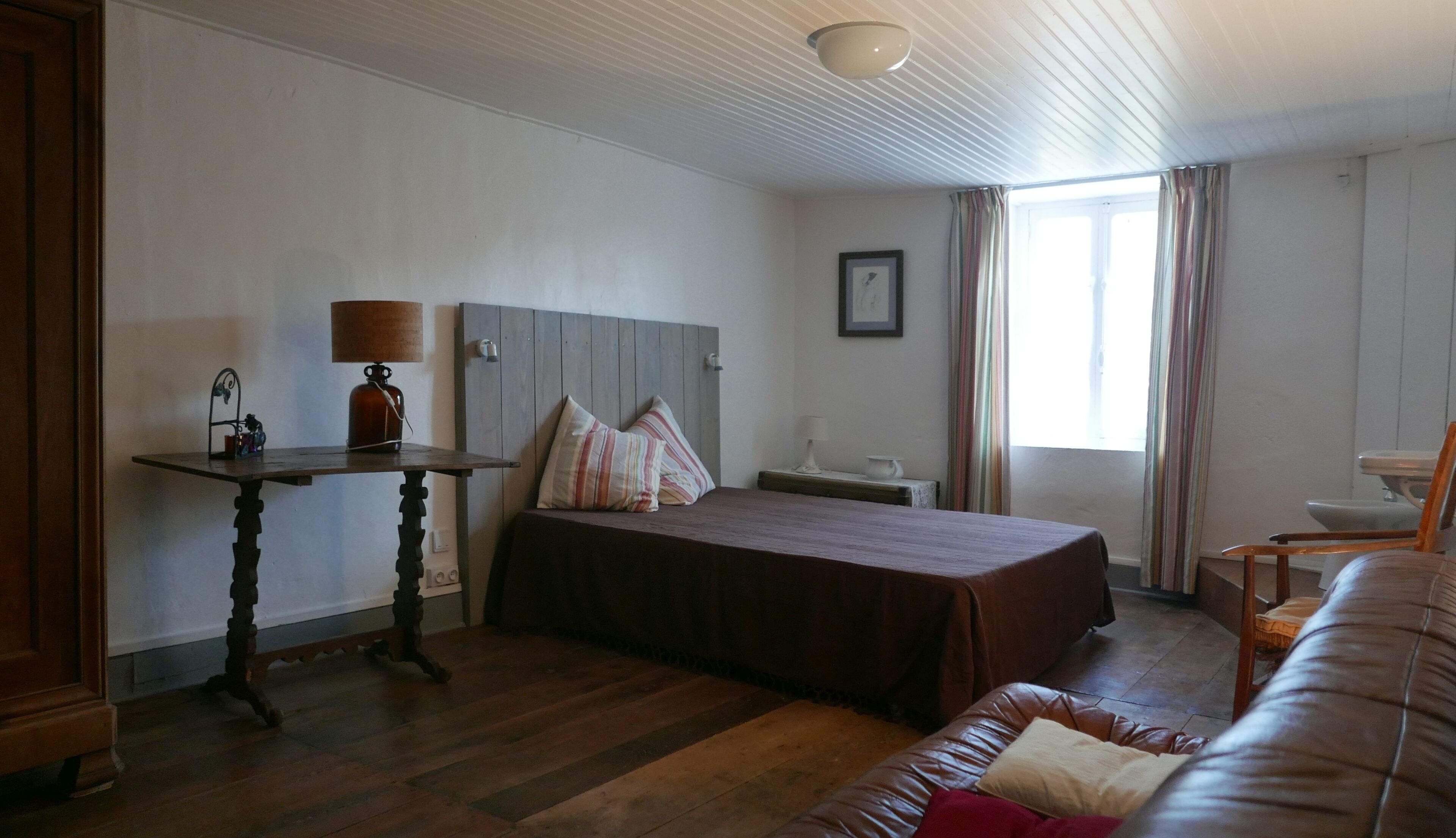 Old house with BIO heated  pool  2 to 6 pers.