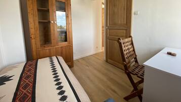 2 chambres, fer et planche Ă repasser, Wi-Fi gratuit, draps fournis