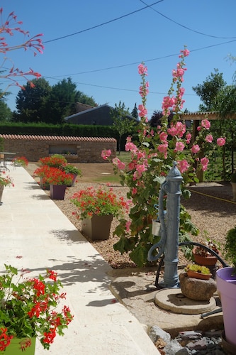 Quiet house between countryside and sea surrounded by green setting